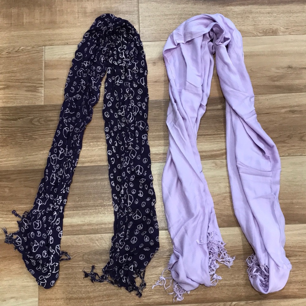 Set of 2 scarves 🧣